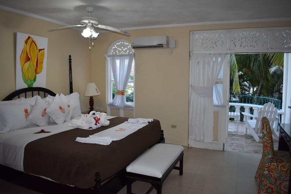 Franklyn D Resort & Spa All Inclusive Runaway Bay Exterior photo