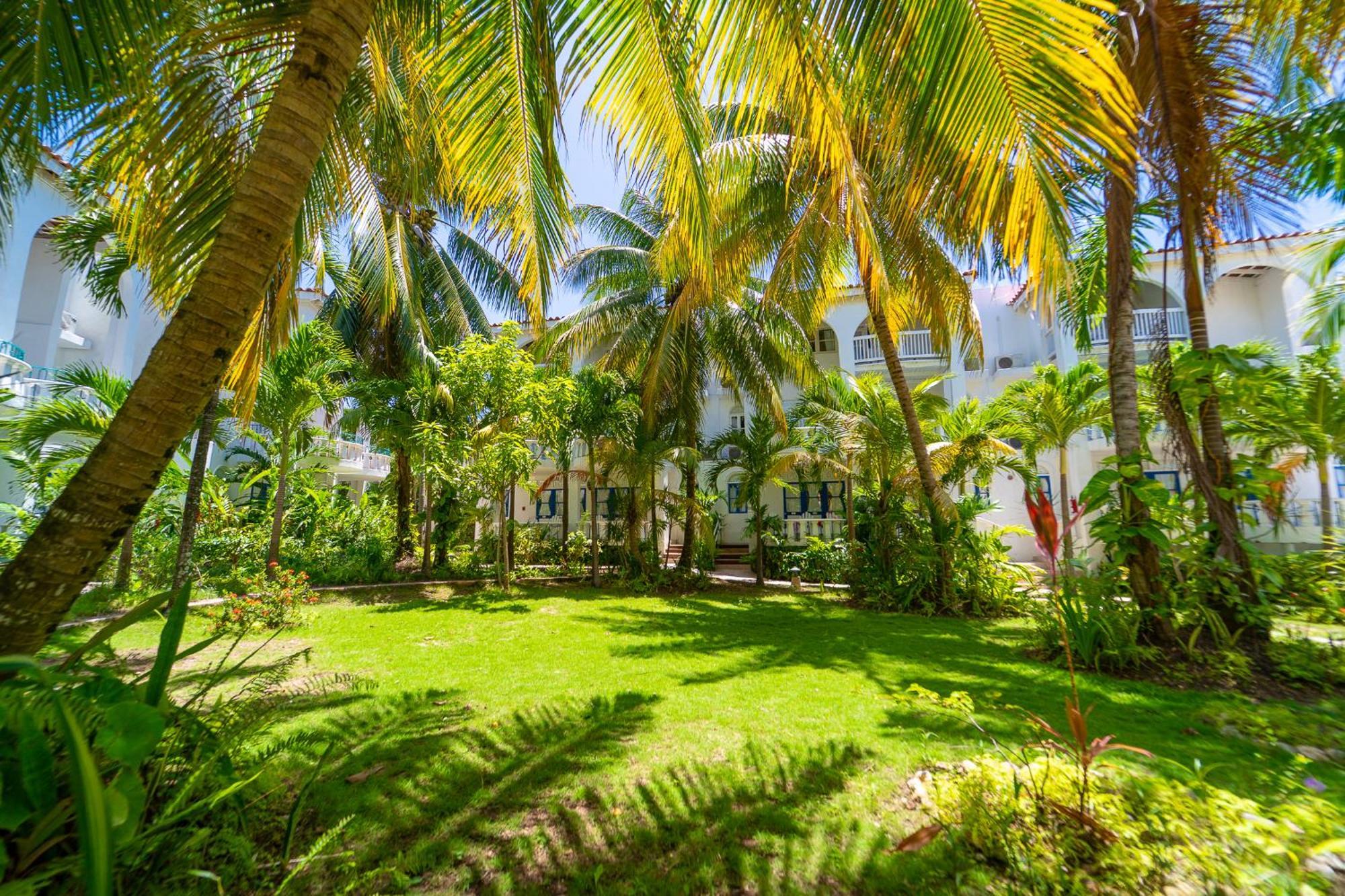 Franklyn D Resort & Spa All Inclusive Runaway Bay Exterior photo