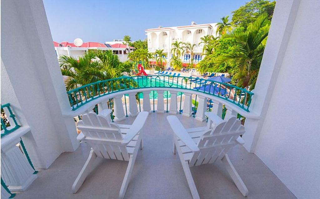 Franklyn D Resort & Spa All Inclusive Runaway Bay Exterior photo